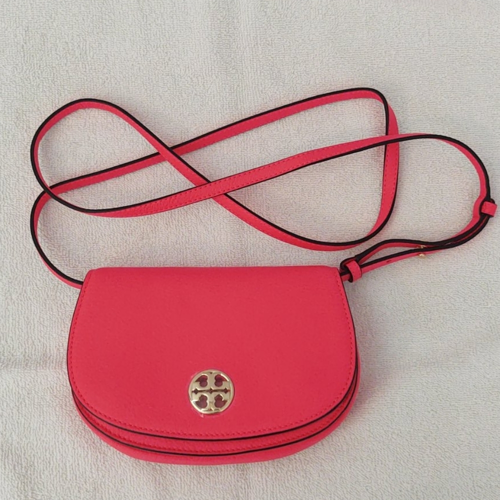 Cross body Tory Burch never been used